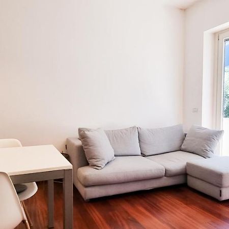 Joivy Superb Flat, 2 Balconies & Skyscrapers View Apartment Milano Ngoại thất bức ảnh