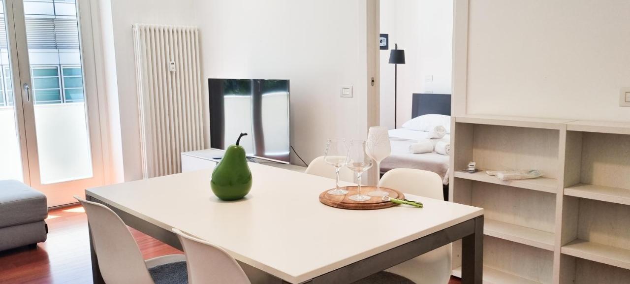Joivy Superb Flat, 2 Balconies & Skyscrapers View Apartment Milano Ngoại thất bức ảnh