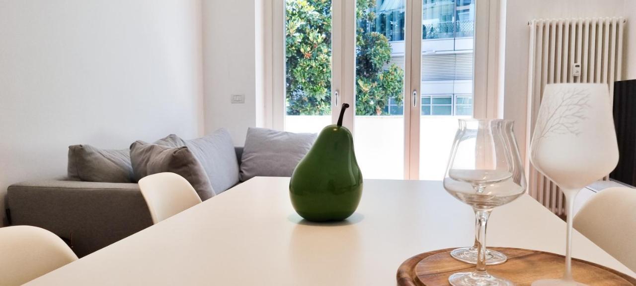 Joivy Superb Flat, 2 Balconies & Skyscrapers View Apartment Milano Ngoại thất bức ảnh