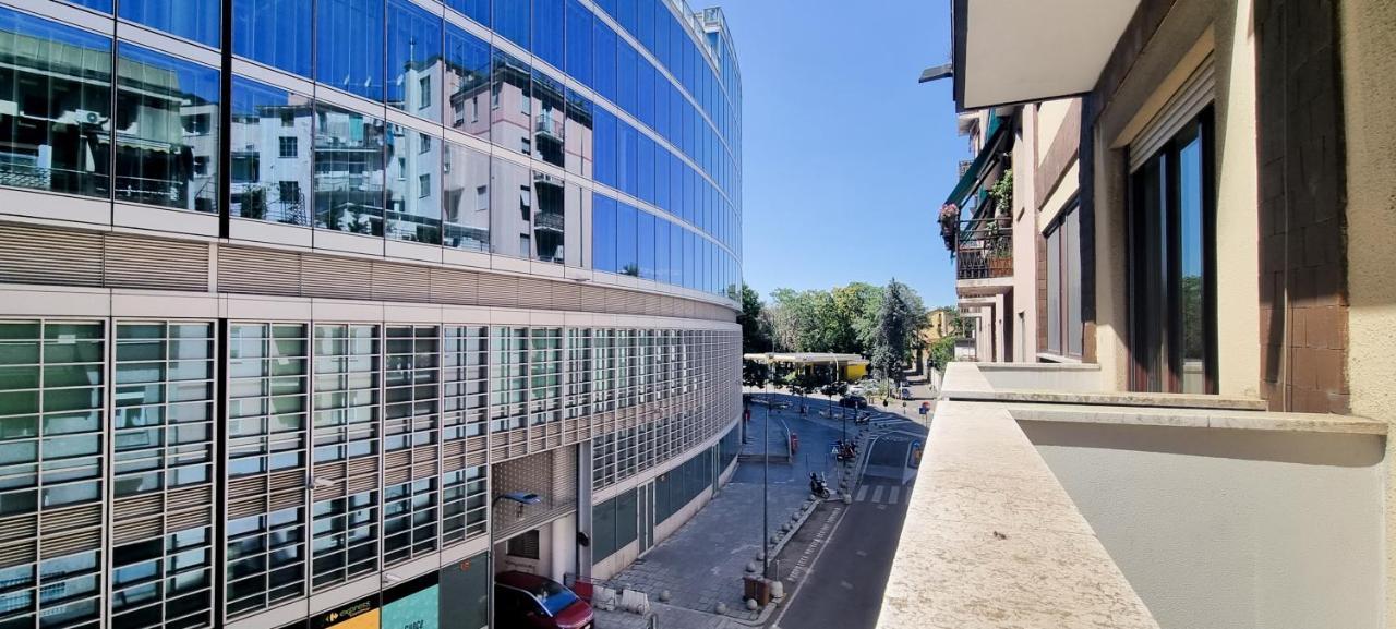 Joivy Superb Flat, 2 Balconies & Skyscrapers View Apartment Milano Ngoại thất bức ảnh